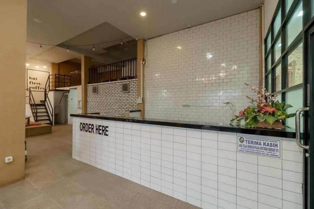 เรดดอร์ซ พลัส แอต เซมารา อัสรี เมดัน Hotel เมดาน ภายนอก รูปภาพ