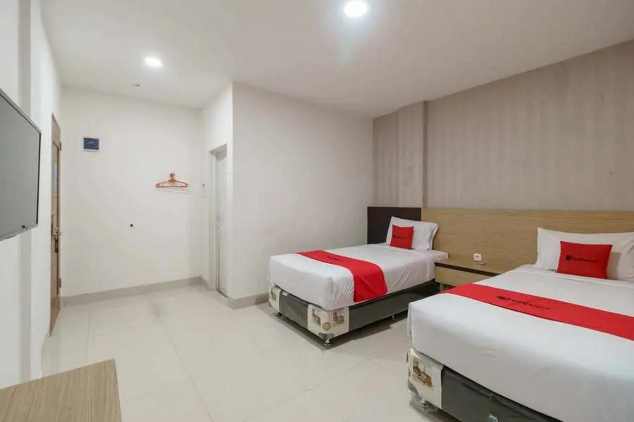 เรดดอร์ซ พลัส แอต เซมารา อัสรี เมดัน Hotel เมดาน ภายนอก รูปภาพ