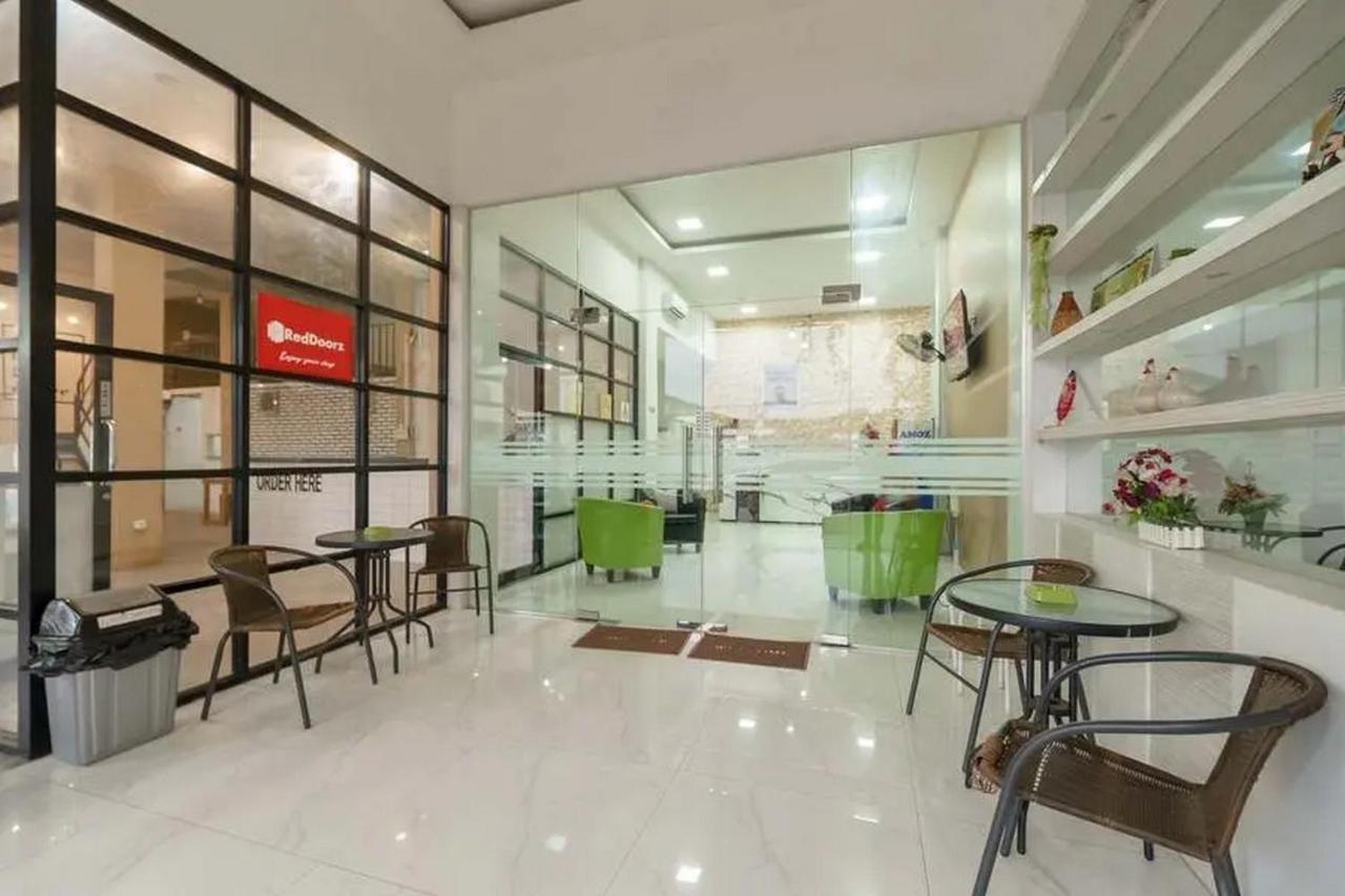 เรดดอร์ซ พลัส แอต เซมารา อัสรี เมดัน Hotel เมดาน ภายนอก รูปภาพ